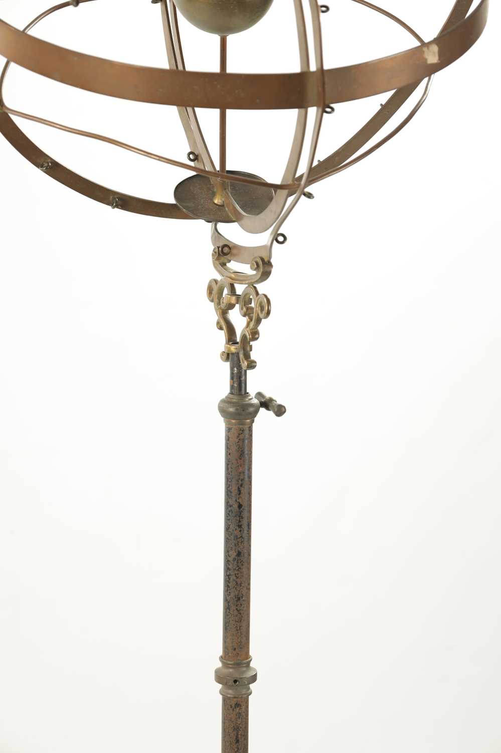 A 20TH CENTURY BRASS ADJUSTABLE ORRERY - Image 4 of 6