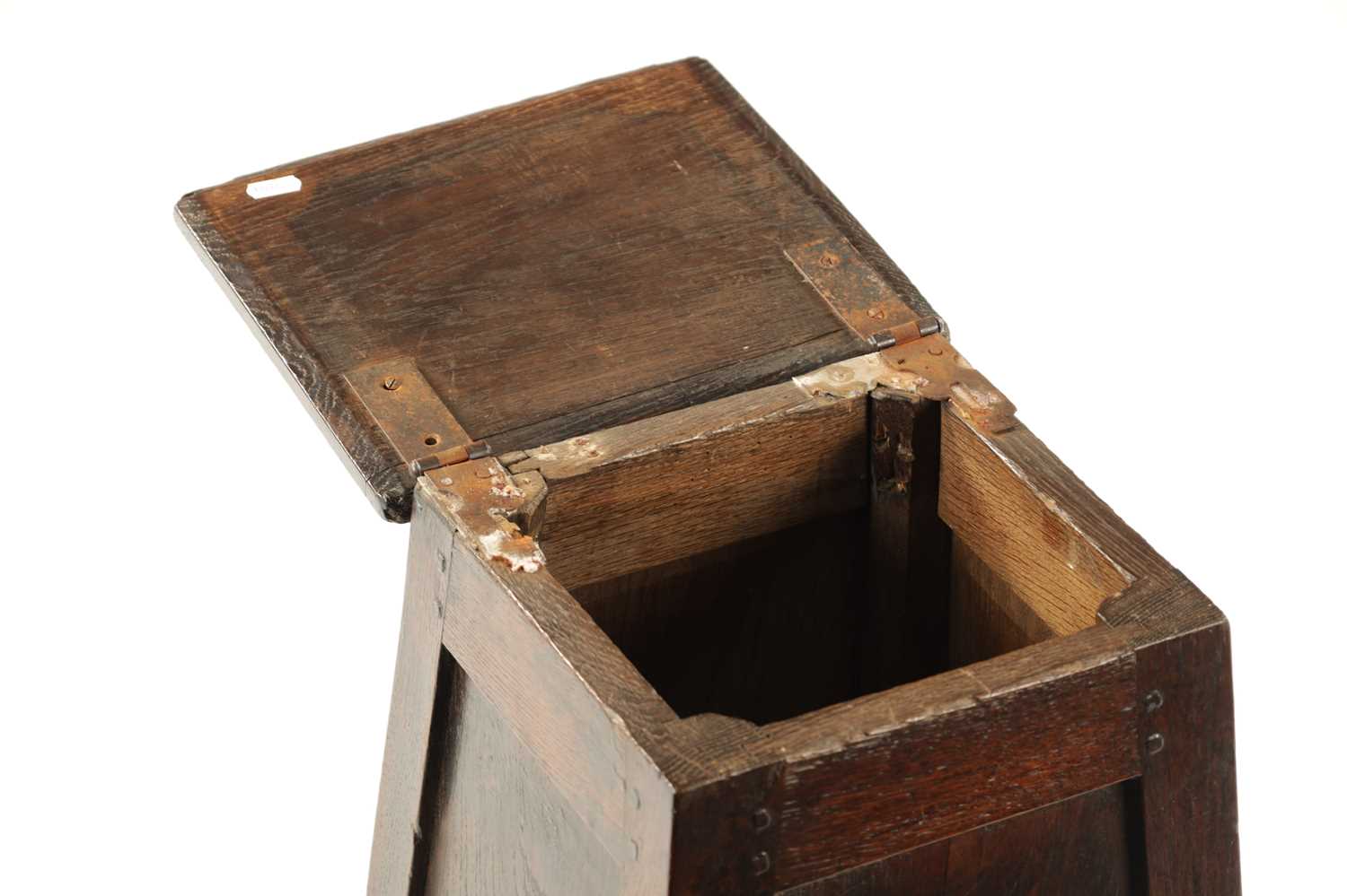 A 17TH CENTURY OAK BOX STOOL - Image 6 of 6