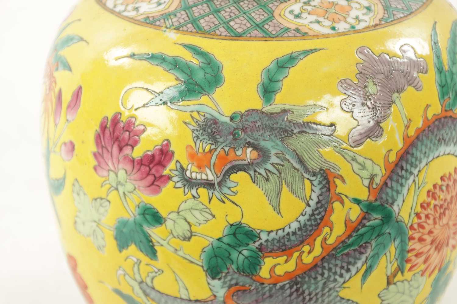 A 19TH CENTURY CHINESE EXPORT GINGER JAR - Image 5 of 11