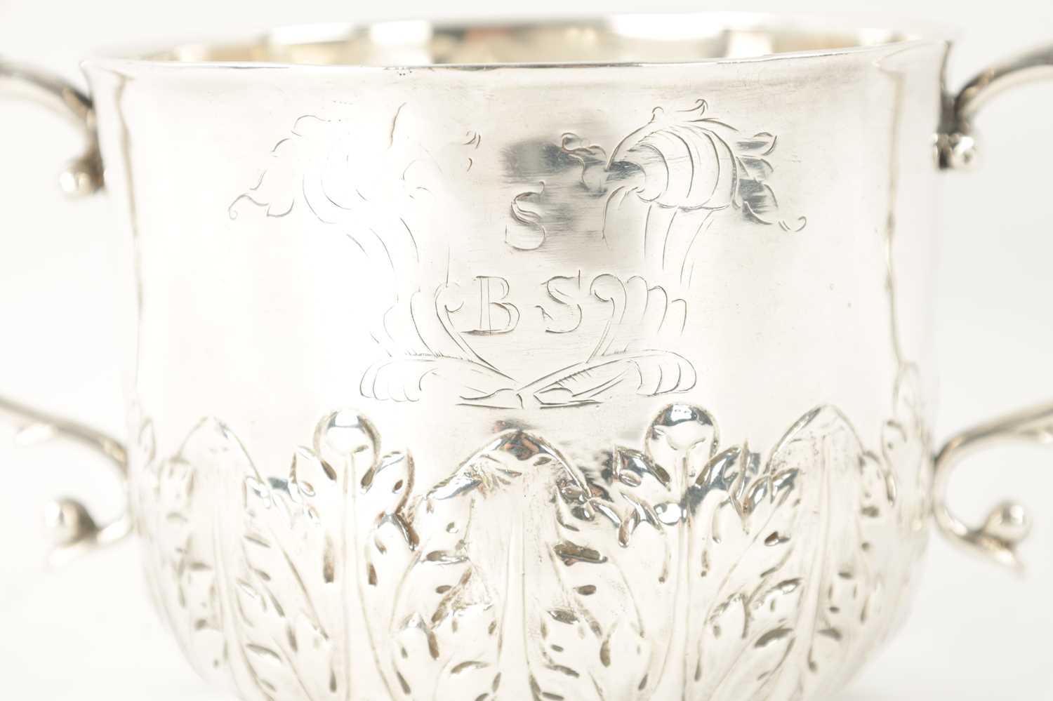 A CHARLES II SILVER PORRINGER - Image 2 of 6