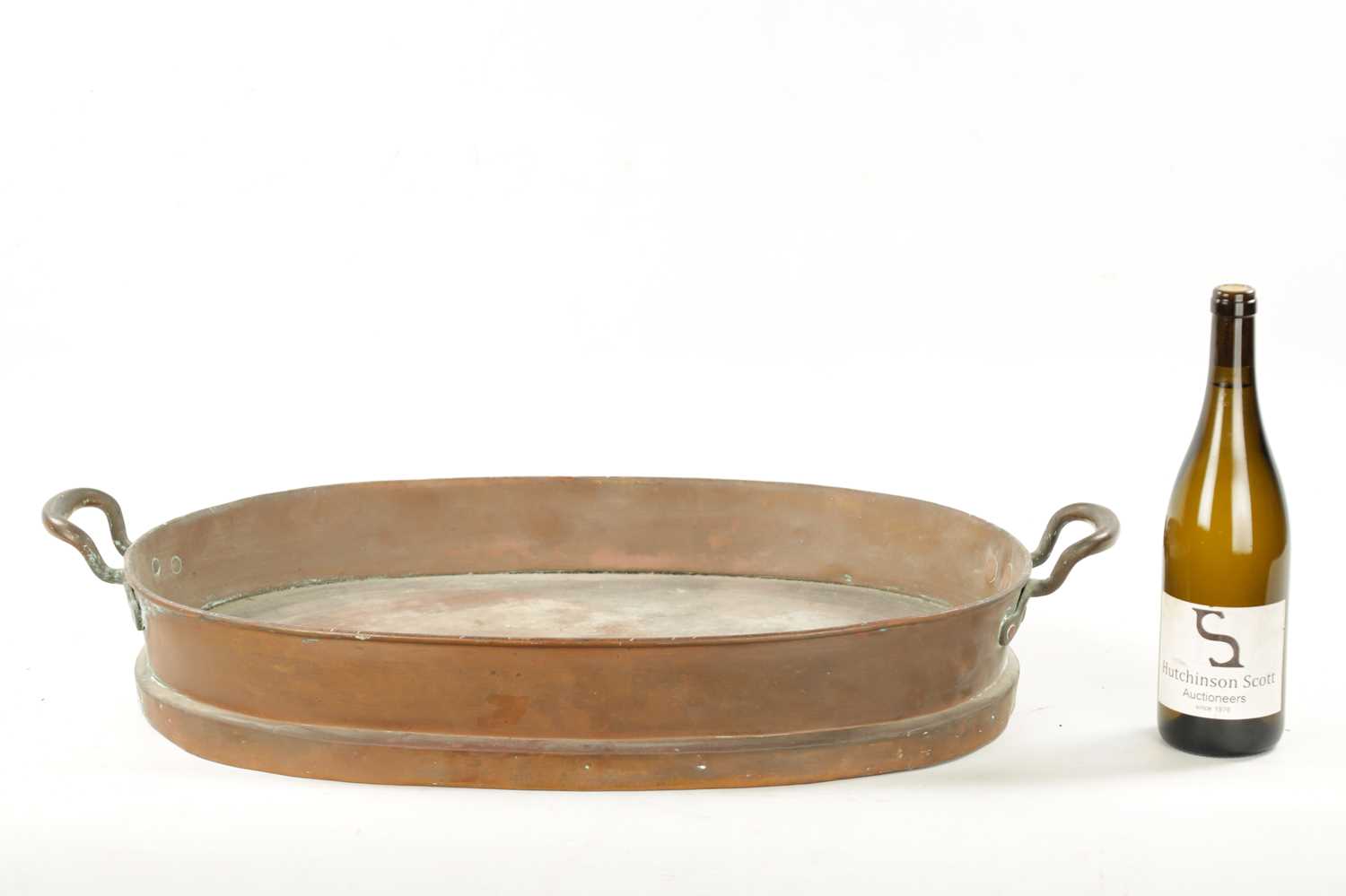 A 19TH CENTURY OVAL COPPER FISH KETTLE LID - Image 3 of 4