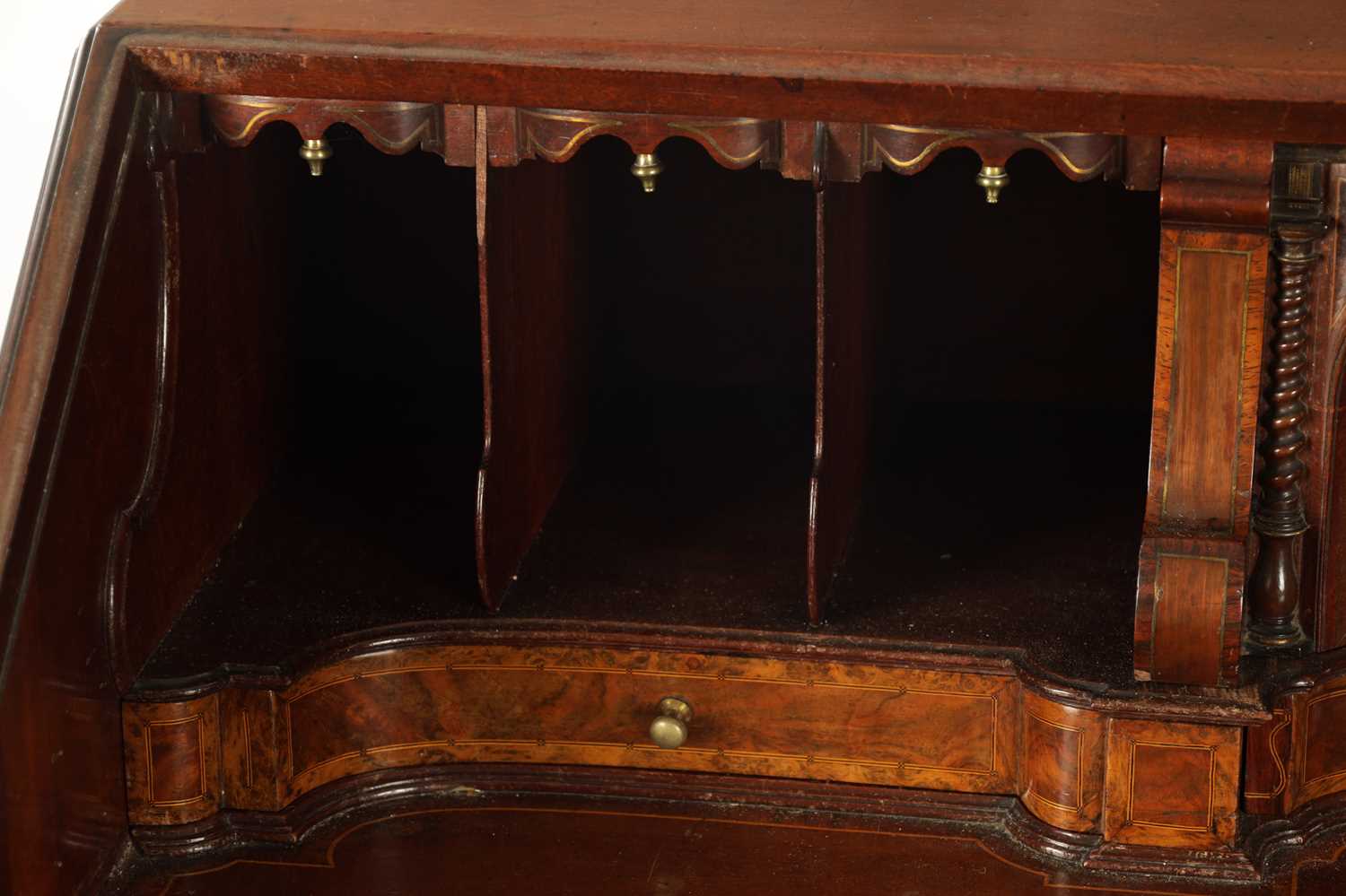 AN IMPORTANT FINE GEORGE II BRASS INLAID FIGURED MAHOGANY BUREAU ATTRIBUTED TO JOHN CHANNON - Image 7 of 16