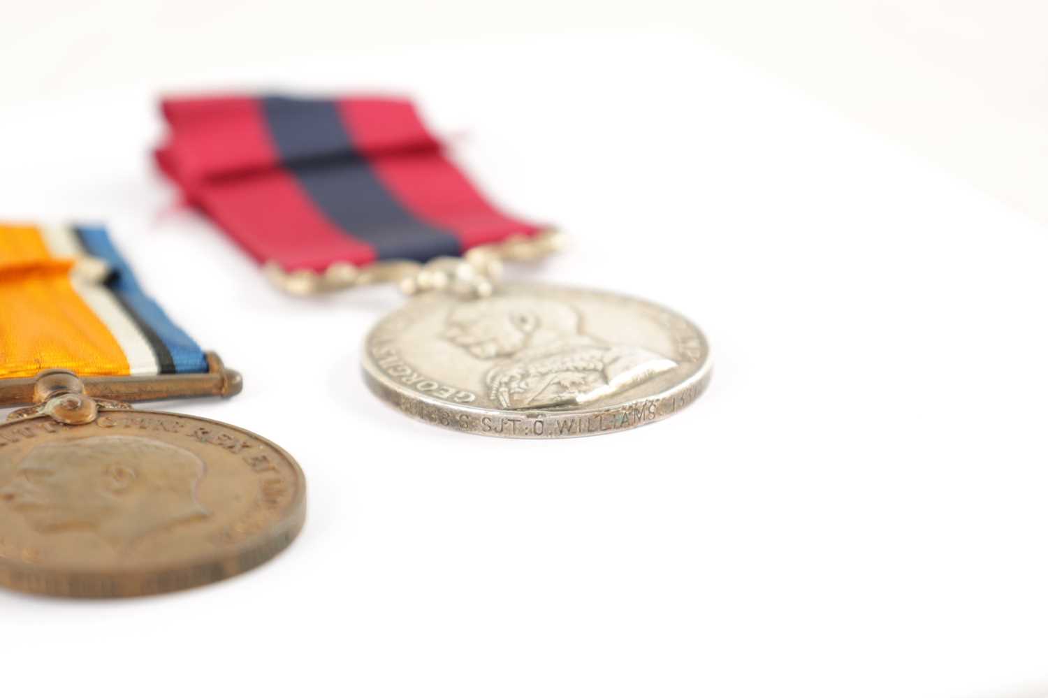 A COLLECTION OF FIVE WAR MEDALS - Image 10 of 13