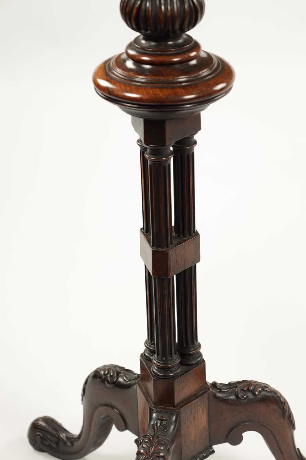 A MATCHED PAIR OF LATE REGENCY ROSEWOOD WINE TABLES IN THE MÄNNER OF GILLOWS - Image 5 of 12