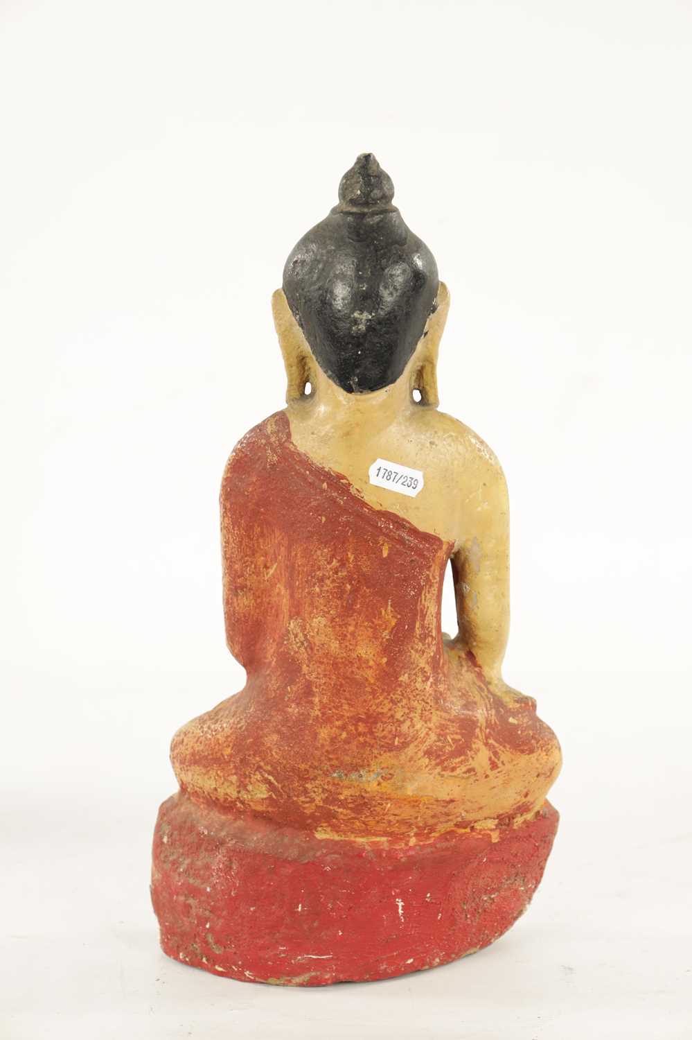 A 19TH CENTURY CARVED ALABASTER PAINTED BURMESE BUDDHA - Image 6 of 7