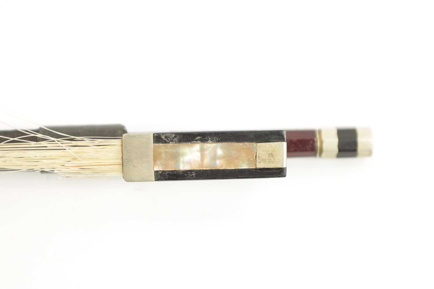 AN OLD VIOLIN BOW SIGNED DODD - Image 4 of 9