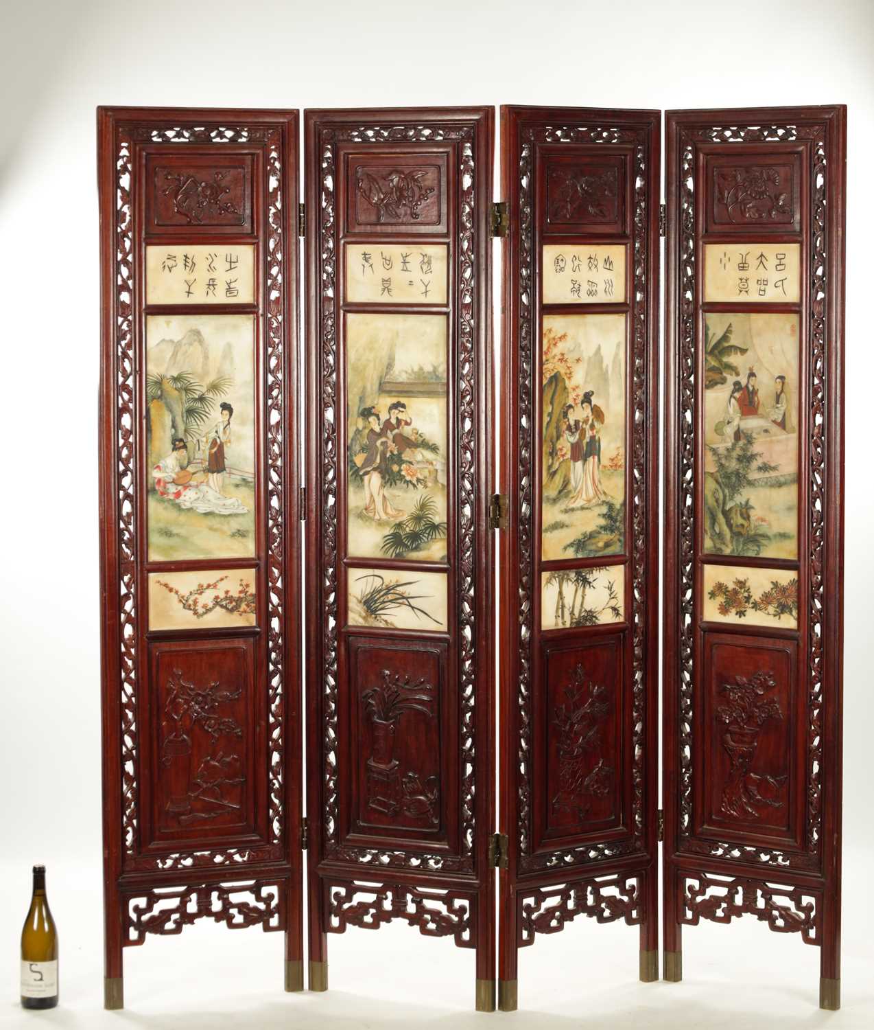 AN EARLY 20TH CENTURY CHINESE FOUR-SECTION FOLDING SCREEN - Image 2 of 10