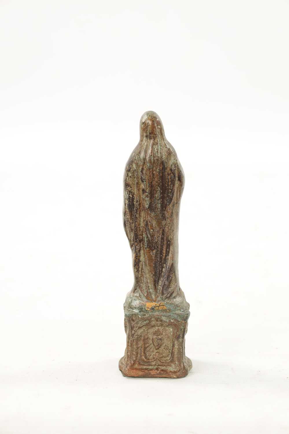 AN EARLY CAST BRONZE SCULPTURE - Image 6 of 7