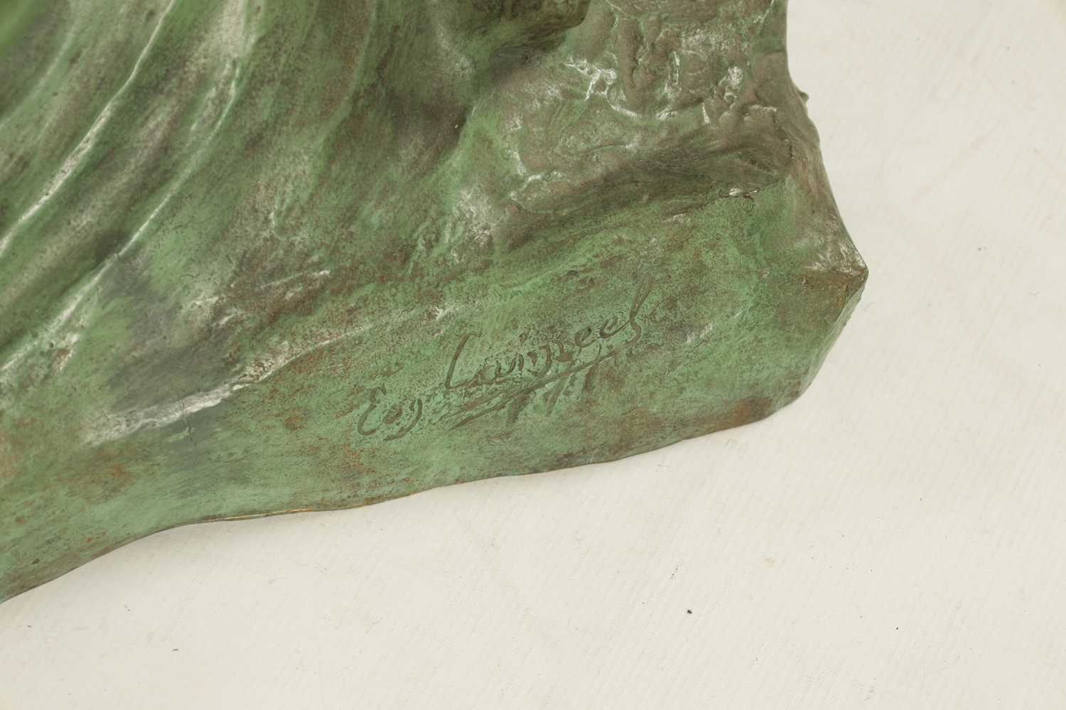 EUGENE CANNEEL (BELGIAN, BORN 1882). AN EARLY 20TH CENTURY PATINATED GREEN BRONZE SCULPTURE - Image 5 of 5