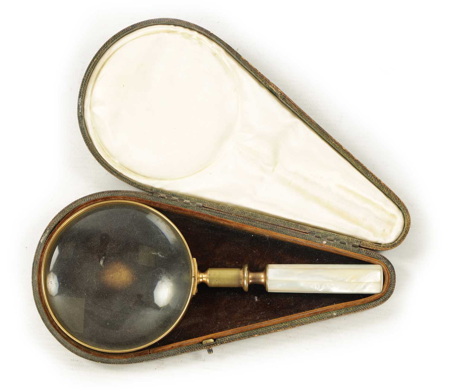 A LATE 19TH CENTURY CASED MAGNIFYING GLASS