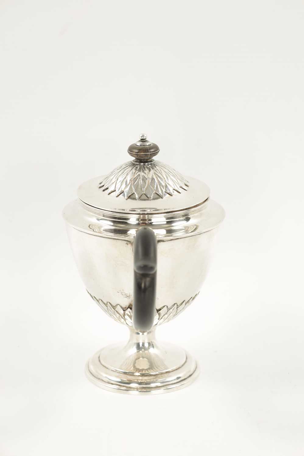 AN EARLY 19TH CENTURY CONTINENTAL SILVER TEAPOT - POSSIBLY BALTIC - Image 7 of 13