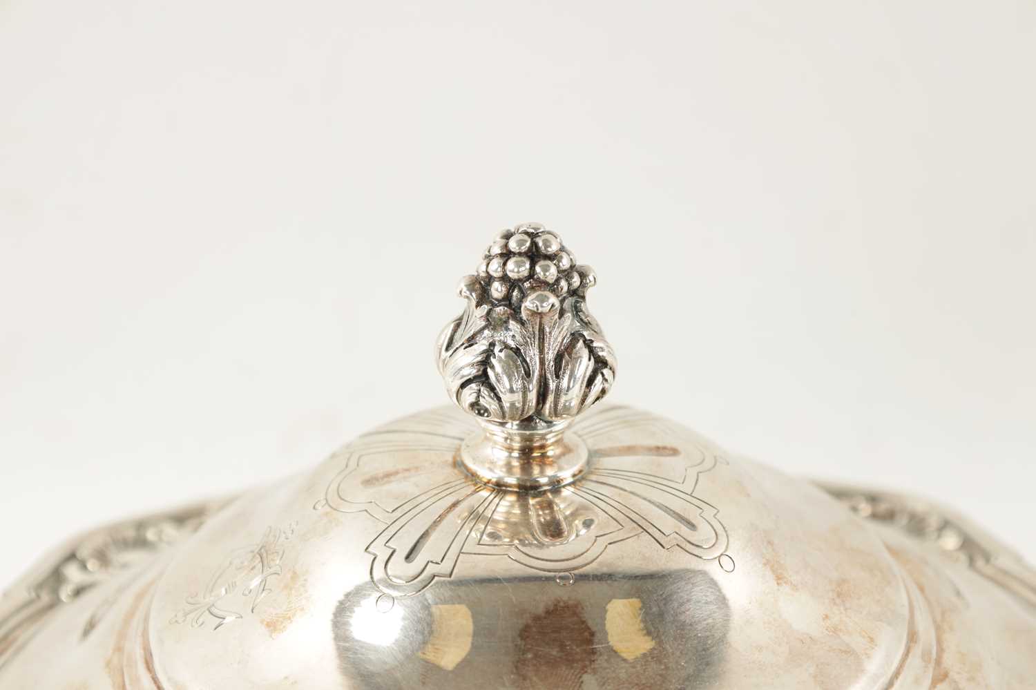 A 19TH CENTURY CONTINENTAL SILVER TWO-HANDLED LIDDED VEGETABLE DISH - Image 2 of 11