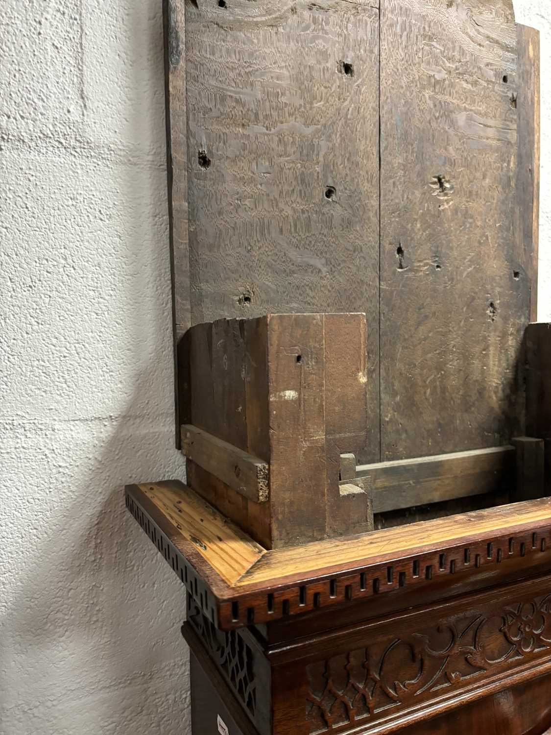 ROBERT GREAVES, MACCLESFIELD. A GEORGE III FIGURED MAHOGANY EIGHT DAY LONGCASE CLOCK - Image 14 of 19