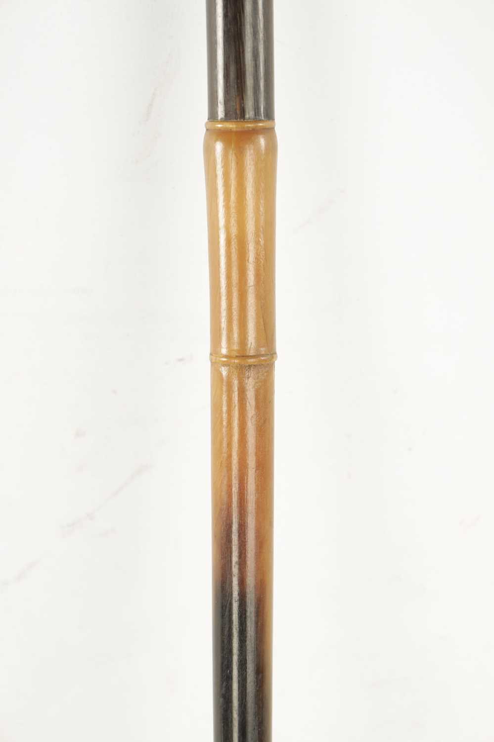 A LATE 19TH CENTURY RHINOCEROS HORN WALKING STICK - Image 3 of 11