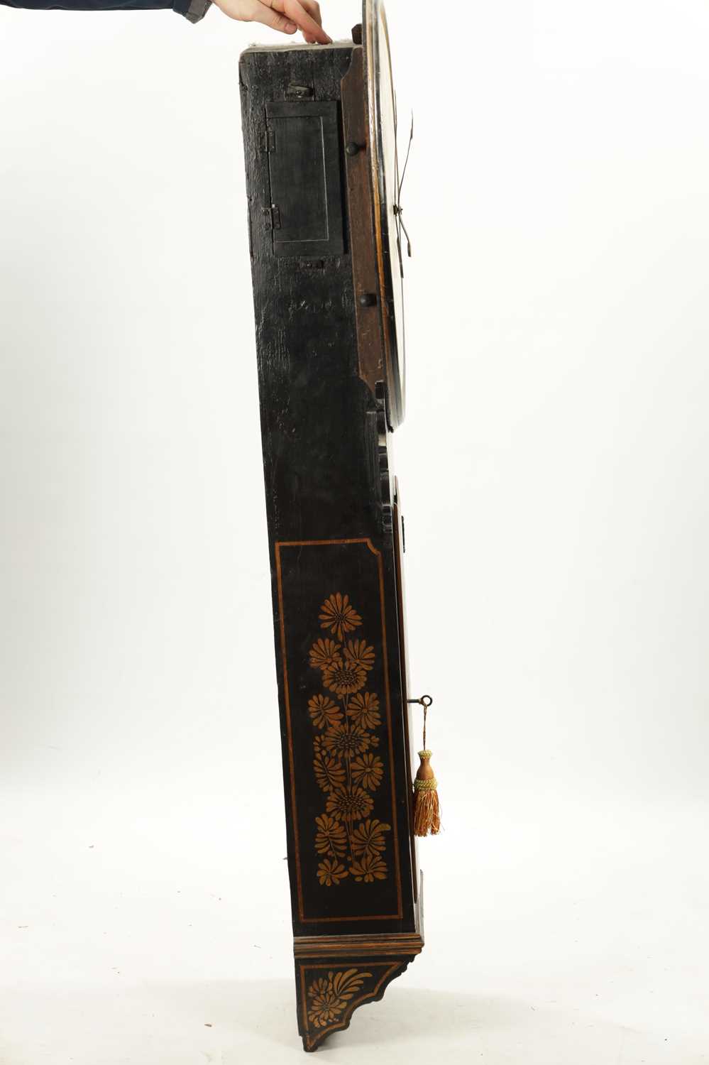 COWLEY, OXFORD STREET. A GEORGE III LACQUERED CHINOISERIE TAVERN CLOCK - Image 6 of 10