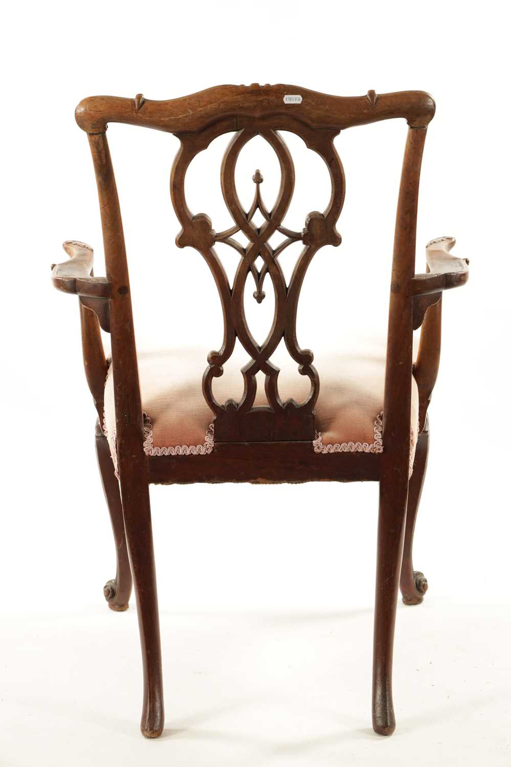 AN 18TH CENTURY CARVED MAHOGANY CHIPPENDALE STYLE OPEN ARMCHAIR - Image 10 of 10