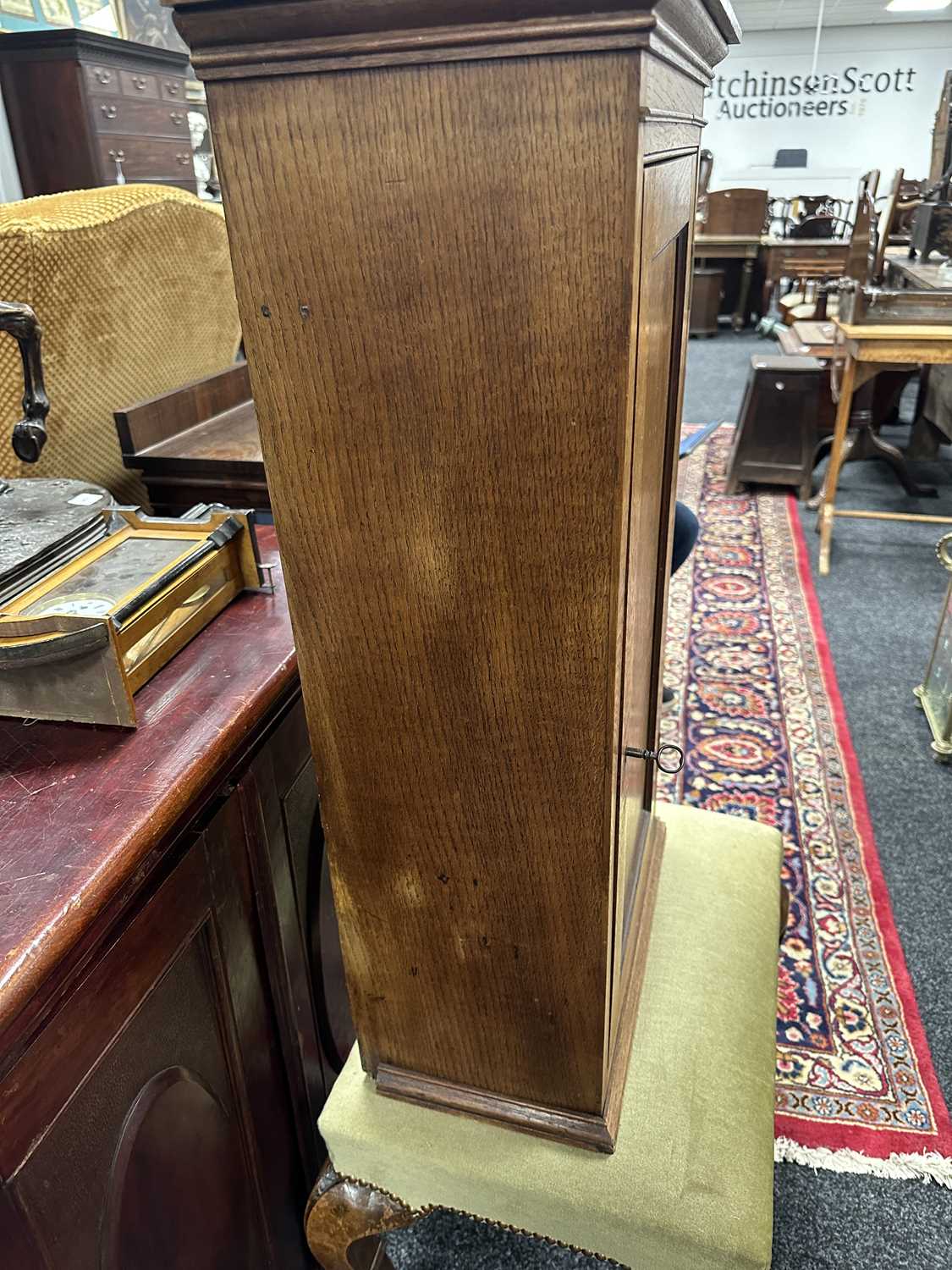 AN EARLY 19TH CENTURY OAK TABLE CABINET - Image 10 of 14