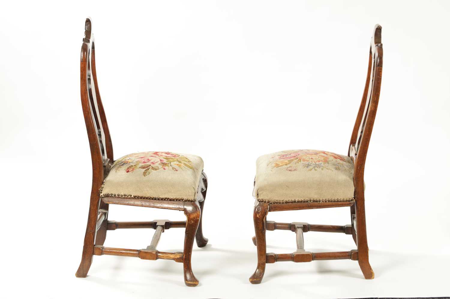 A MATCHED PAIR OF GEORGE I WALNUT SIDE CHAIRS OF SMALL SIZE - Image 9 of 10