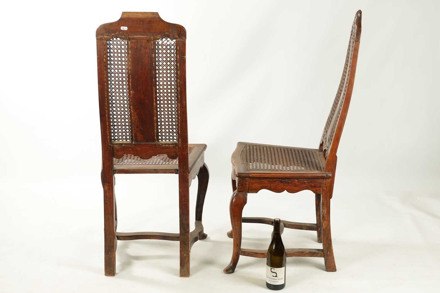 A PAIR OF EARLY 18TH CENTURY WALNUT BERGERE SIDE CHAIRS - Image 10 of 10