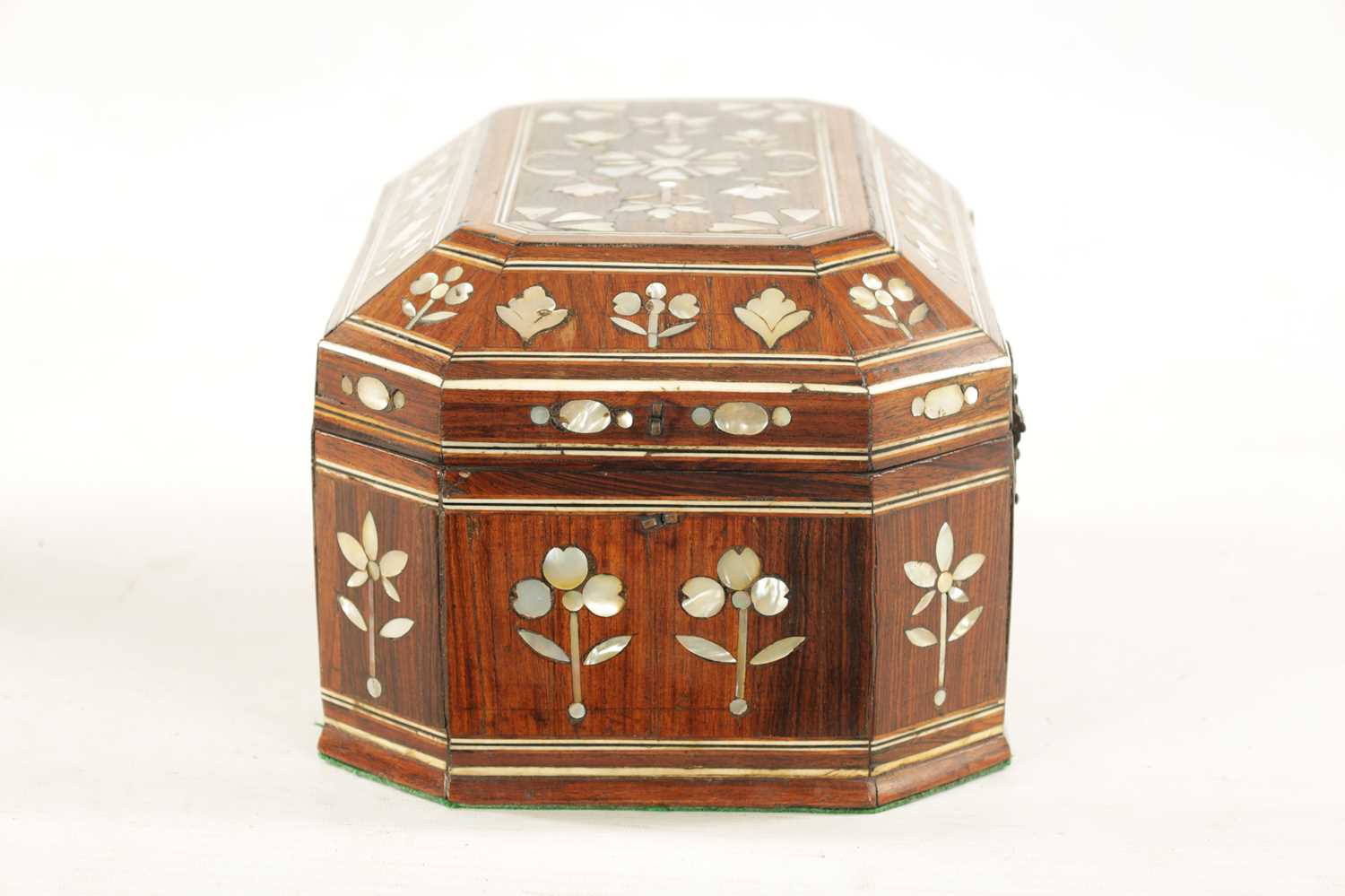 AN EARLY 18TH CENTURY SOUTH AMERICAN MOTHER OF PEARL INLAID BOX - Image 7 of 9