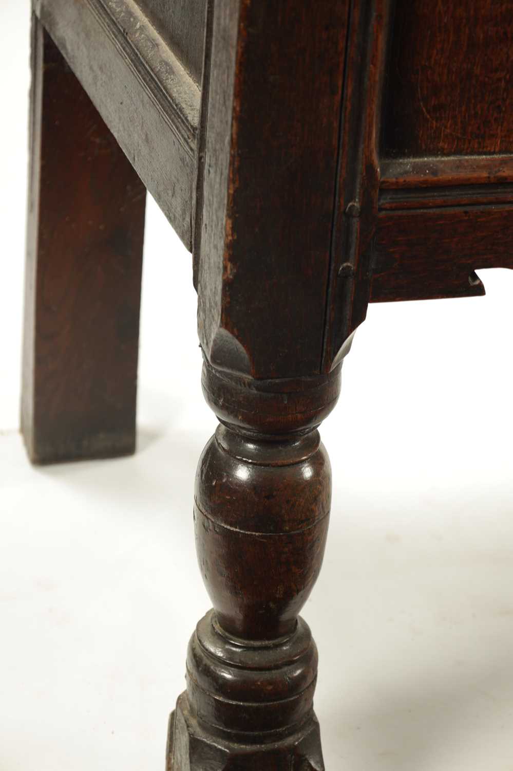 A RARE 17TH CENTURY JOINED OAK CARVED COURT CUPBOARD/BUFFET - Image 5 of 6