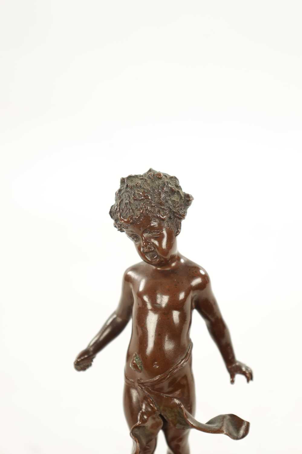 A SMALL 19TH CENTURY BROWN PATINATED BRONZE OF A BOY - Image 3 of 8