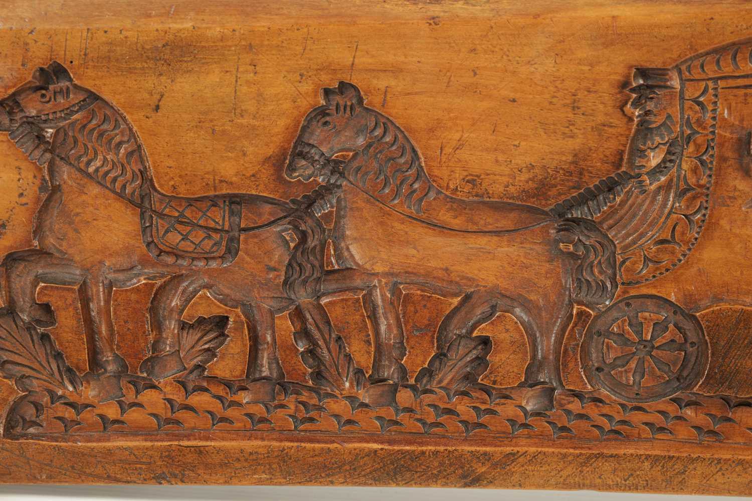 AN UNUSUAL 18TH CENTURY DUTCH CARVED FRUITWOOD GINGERBREAD MOULD - Image 3 of 4