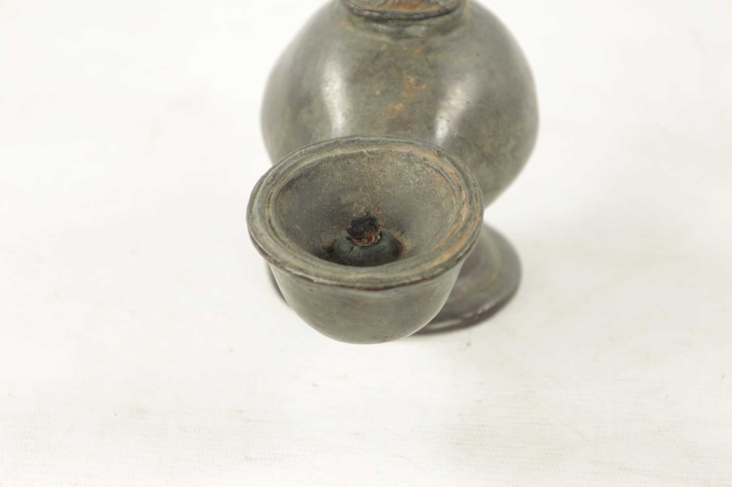 AN 18TH CENTURY PEWTER WHALING LAMP - Image 5 of 7