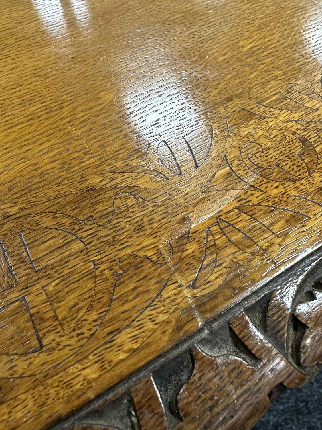 A 19TH CENTURY CARVED AND INLAID OAK LIBRARY TABLE BY LAMB MANCHESTER - Image 13 of 16