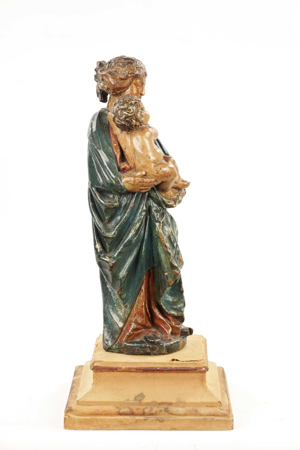 AN EARLY 18TH CENTURY POLYCHROME CARVING OF MADONNA AND CHILD - Image 7 of 9