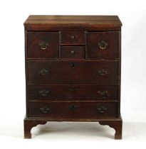 AN EARLY 19TH CENTURY OAK NORFOLK / SUFFOLK CHEST OF DRAWERS