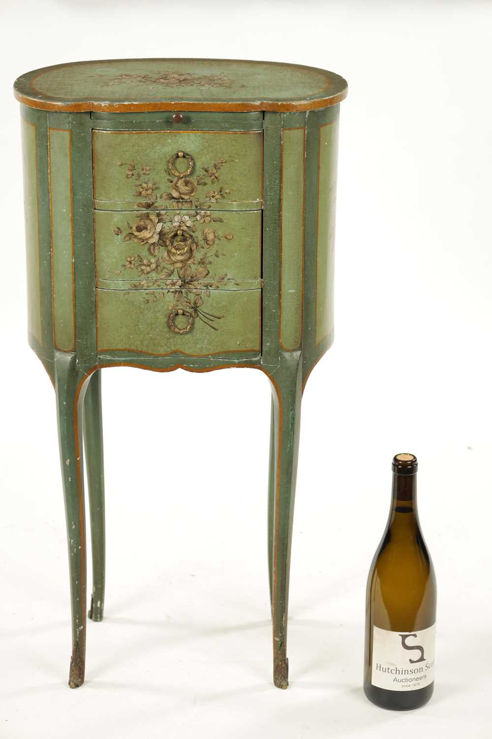 A SMALL FRENCH LATE 18TH CENTURY BEDSIDE TABLE - Image 2 of 8