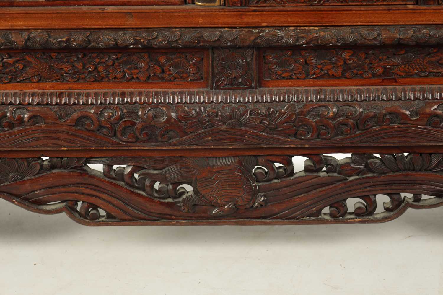 A FINE JAPENESE MEIJI PERIOD CARVED HARDWOOD SHIBIYAMA COLLECTOR’S CABINET - Image 4 of 11