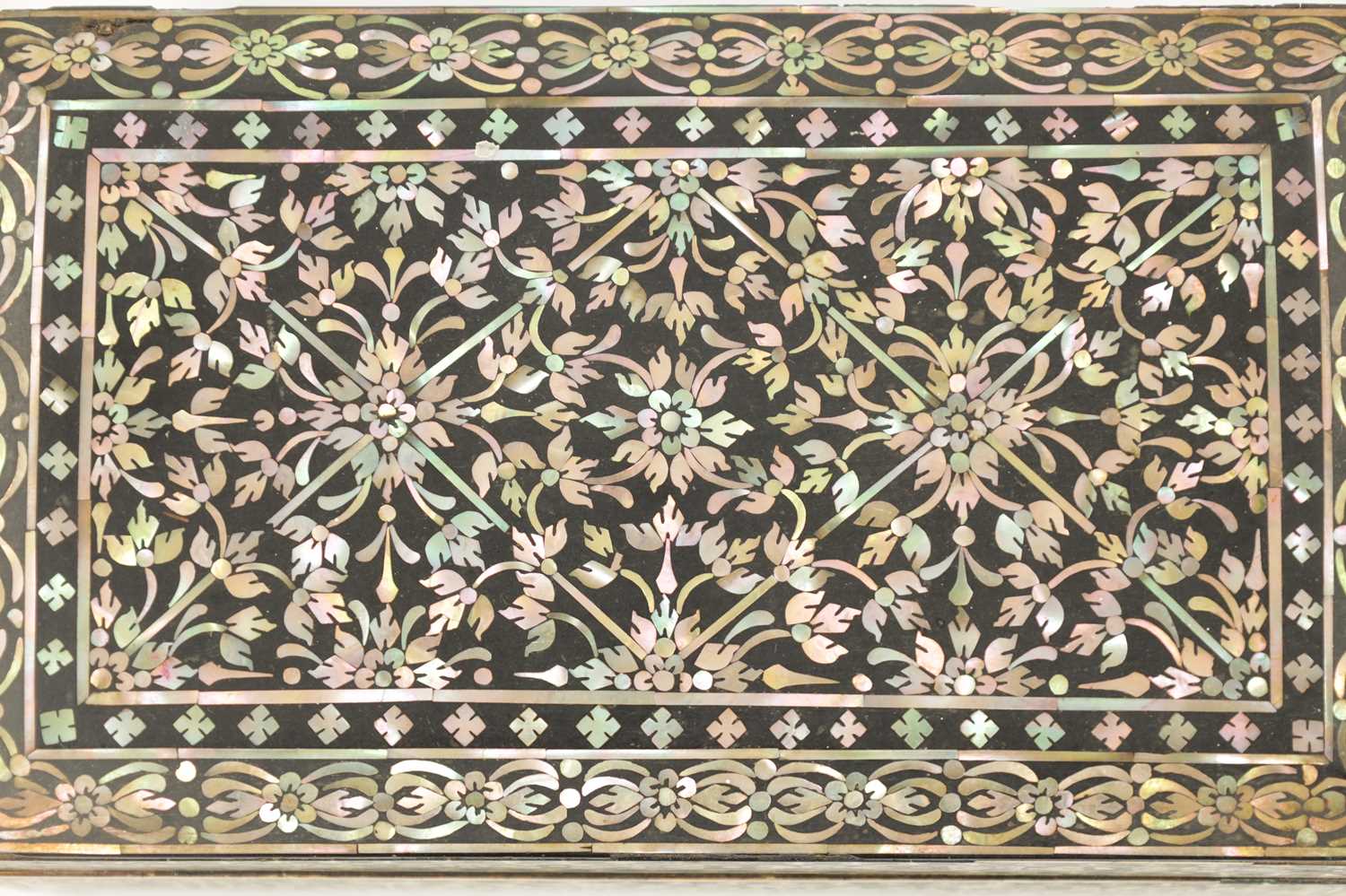 A RARE 17TH/18TH CENTURY INDO PORTUGUESE INLAID CASKET - Image 4 of 13