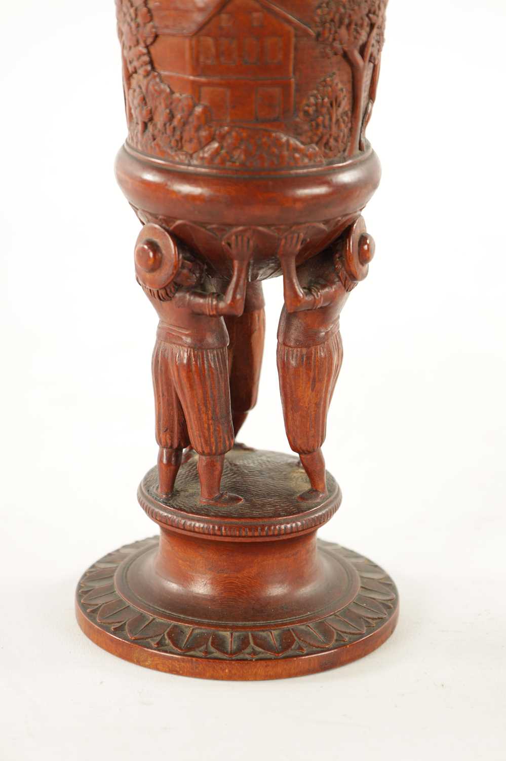 A FINE 19TH CENTURY BAVARIAN LINDEN-WOOD CARVED TREEN CHALIS AND COVER - Image 5 of 7