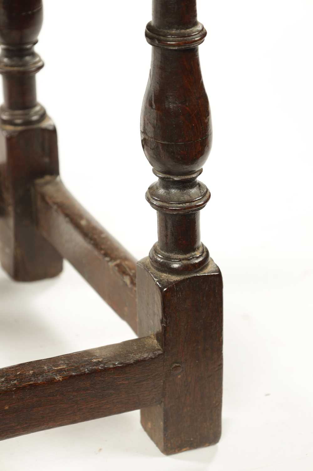 A 17TH CENTURY OAK JOINT STOOL - Image 7 of 7