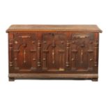 A 17TH CENTURY JACOBEAN OAK LAUDIAN COFFER