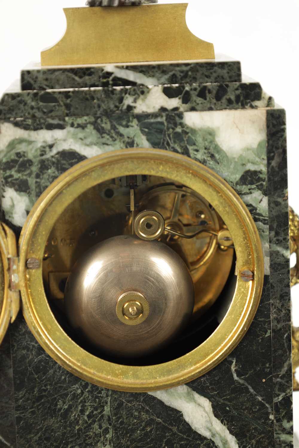 A LATE 19TH CENTURY FRENCH ANTICO VERDE MARBLE, BRONZE AND ORMOLU MANTEL CLOCK - Image 10 of 12