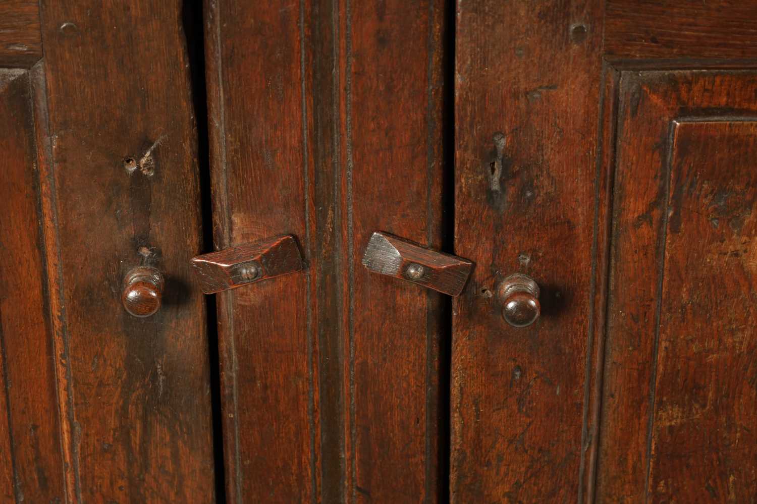 AN EARLY 18TH CENTURY OAK POSTED CANOPY DRESSER - Image 3 of 26