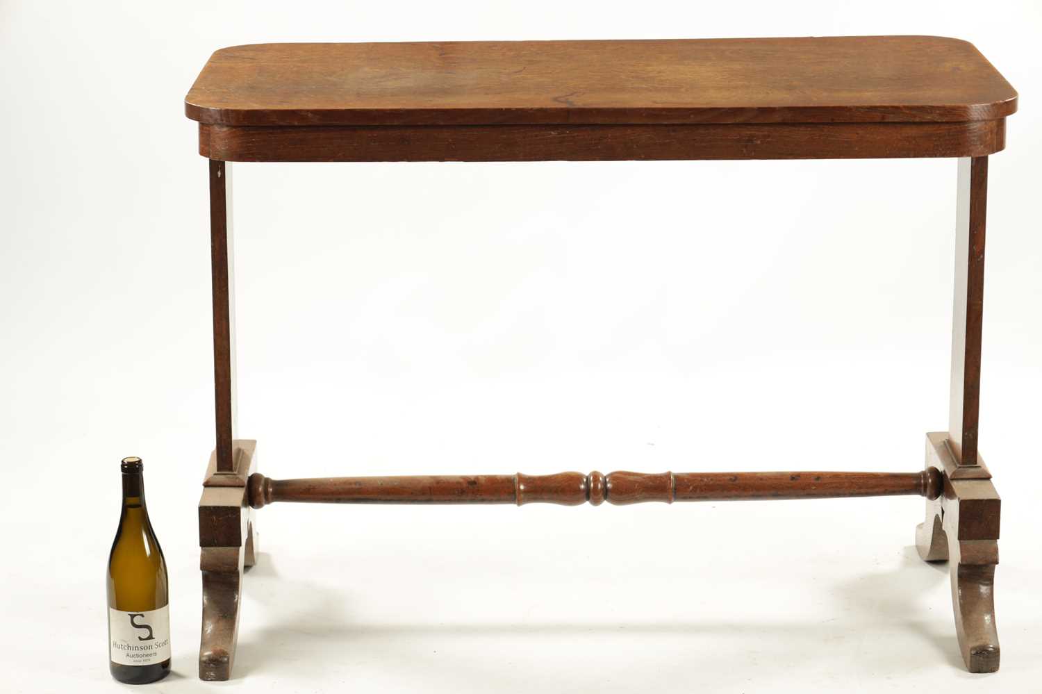 A REGENCY FIGURED OAK COUNTRY HOUSE LIBRARY TABLE - Image 5 of 6