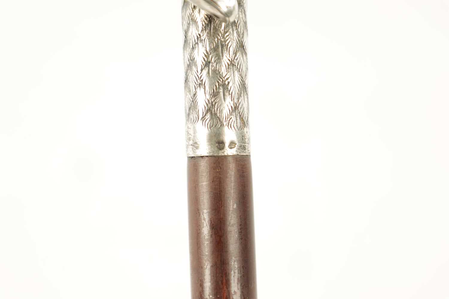 AN EARLY 20TH CENTURY CONTINENTAL SILVER-HANDLED WALKING CANE - Image 3 of 4