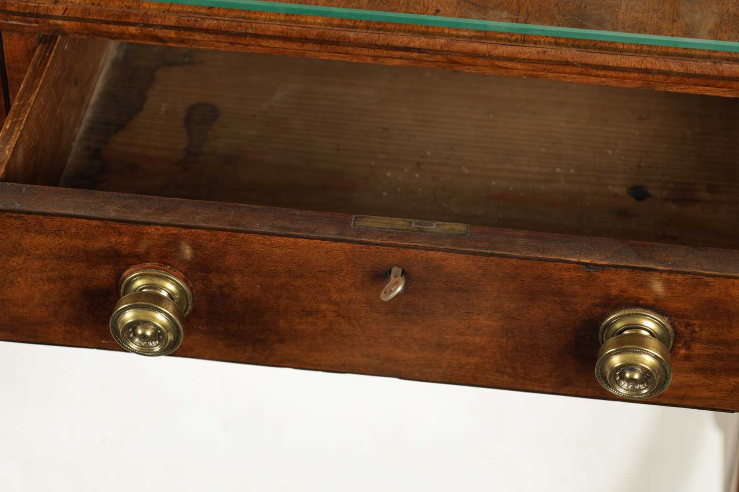 A REGENCY MAHOGANY TWO DRAWER SOFA TABLE - Image 6 of 6