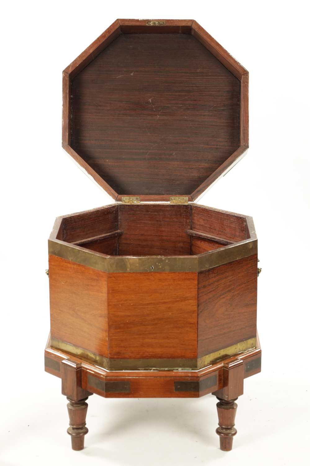 AN UNUSUAL 18TH CENTURY COLONIAL PADOUK OCTAGONAL SHAPED WINE COOLER ON STAND - Image 7 of 7