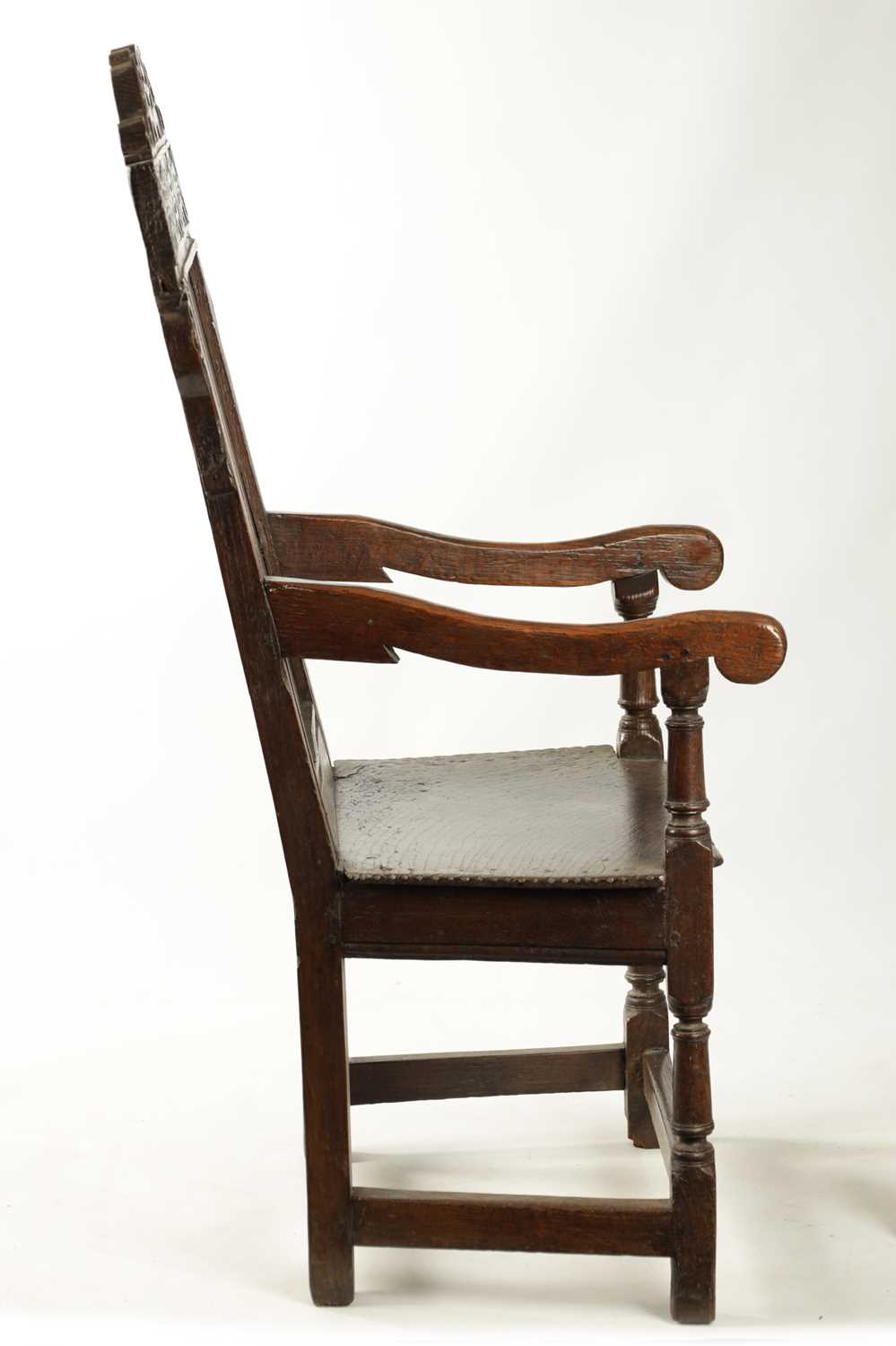 A 17TH CENTURY WAINSCOT CHAIR WITH TUDOR ROSE - Image 6 of 17