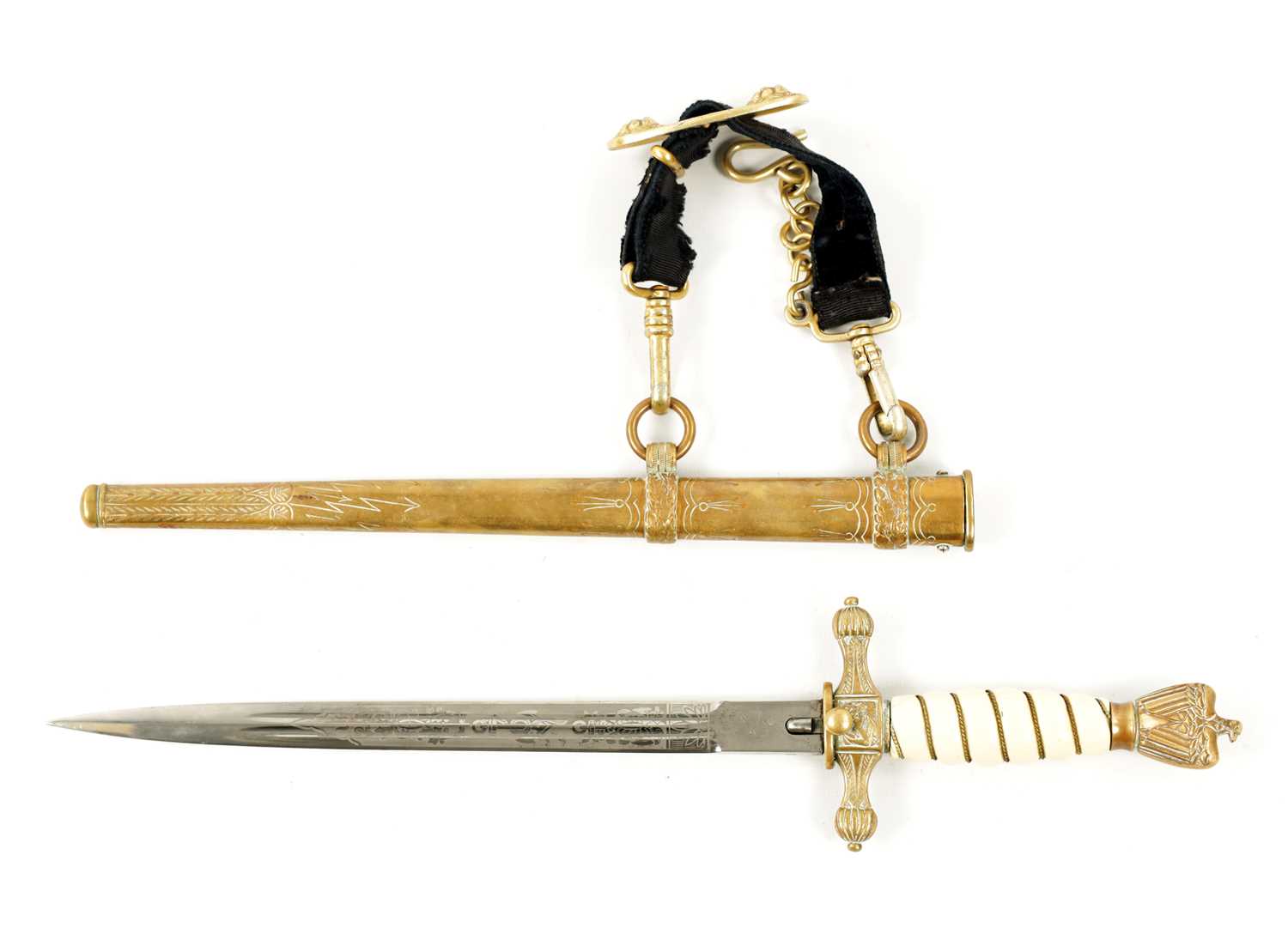 A GERMAN WWII KRIEGSMARINE OFFICERS DAGGER