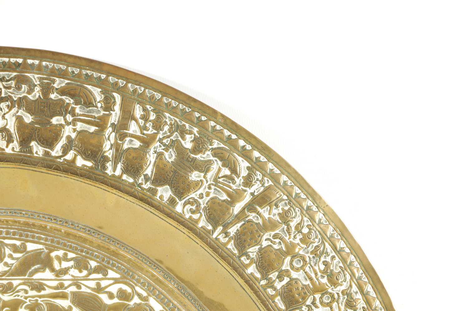 A LATE 19TH CENTURY INDIAN EMBOSSED BRASS OVAL TRAY - Image 4 of 5