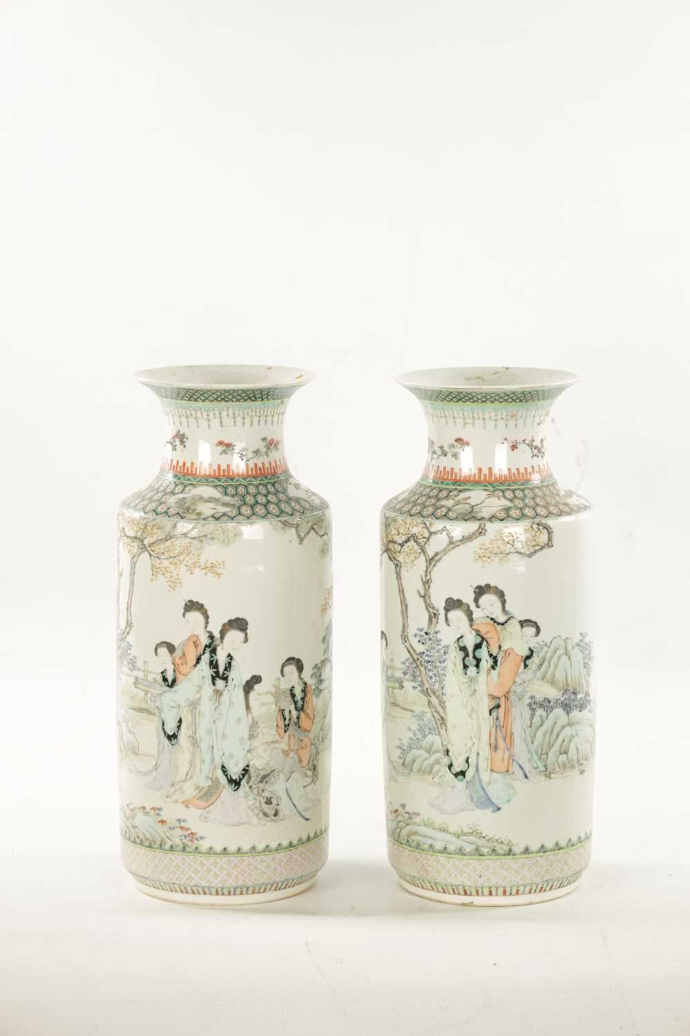 A PAIR OF CHINESE REPUBLIC FAMILLE VERTE CYLINDRICAL VASES - Image 4 of 19