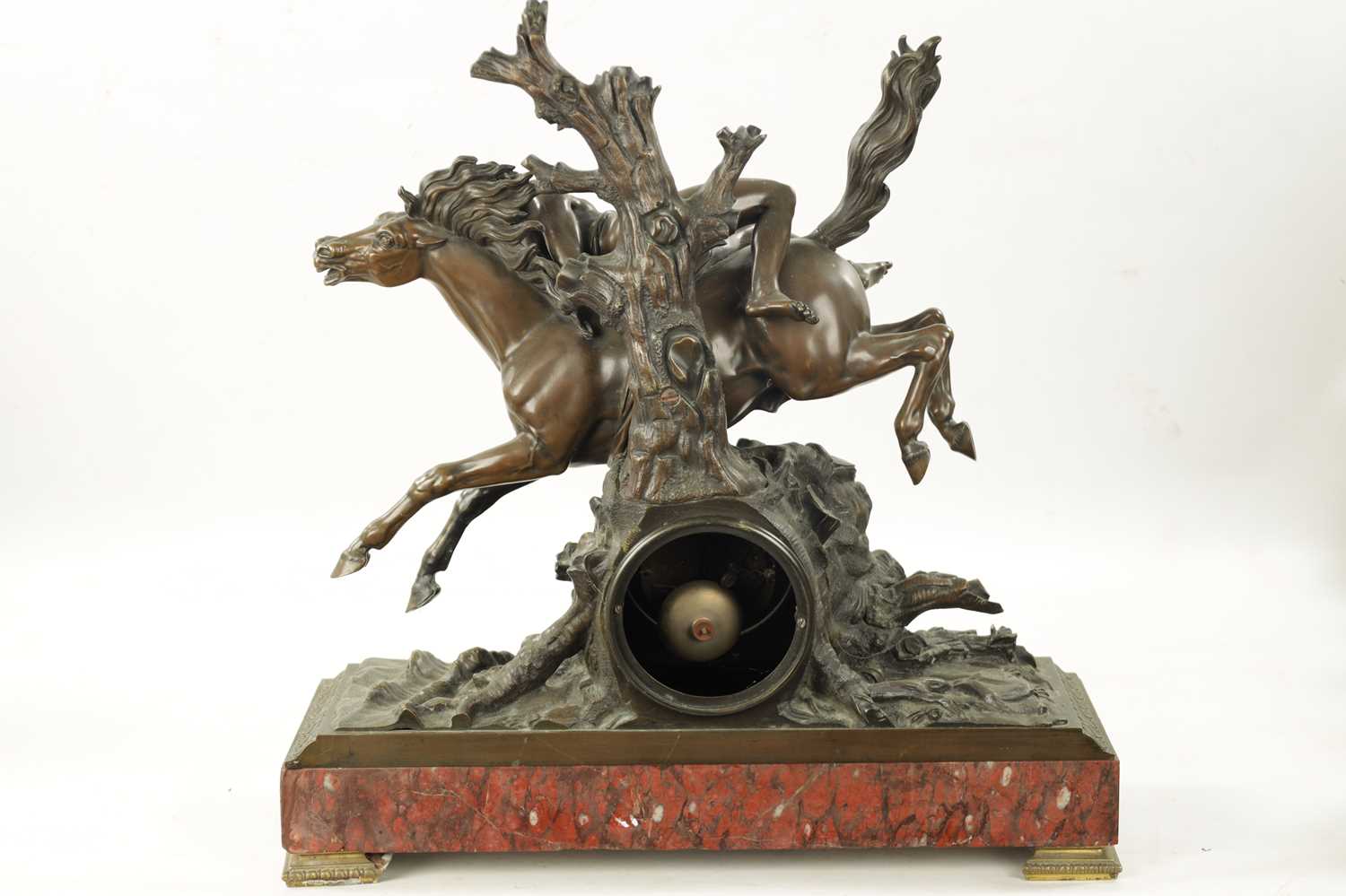 A LARGE LATE 19TH CENTURY FRENCH BRONZE AND ROUGE MARBLE MANTEL CLOCK - Image 7 of 13