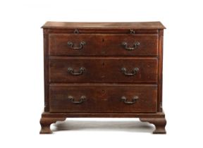 AN 18TH CENTURY COUNTRY HOUSE OAK CHEST OF DRAWERS