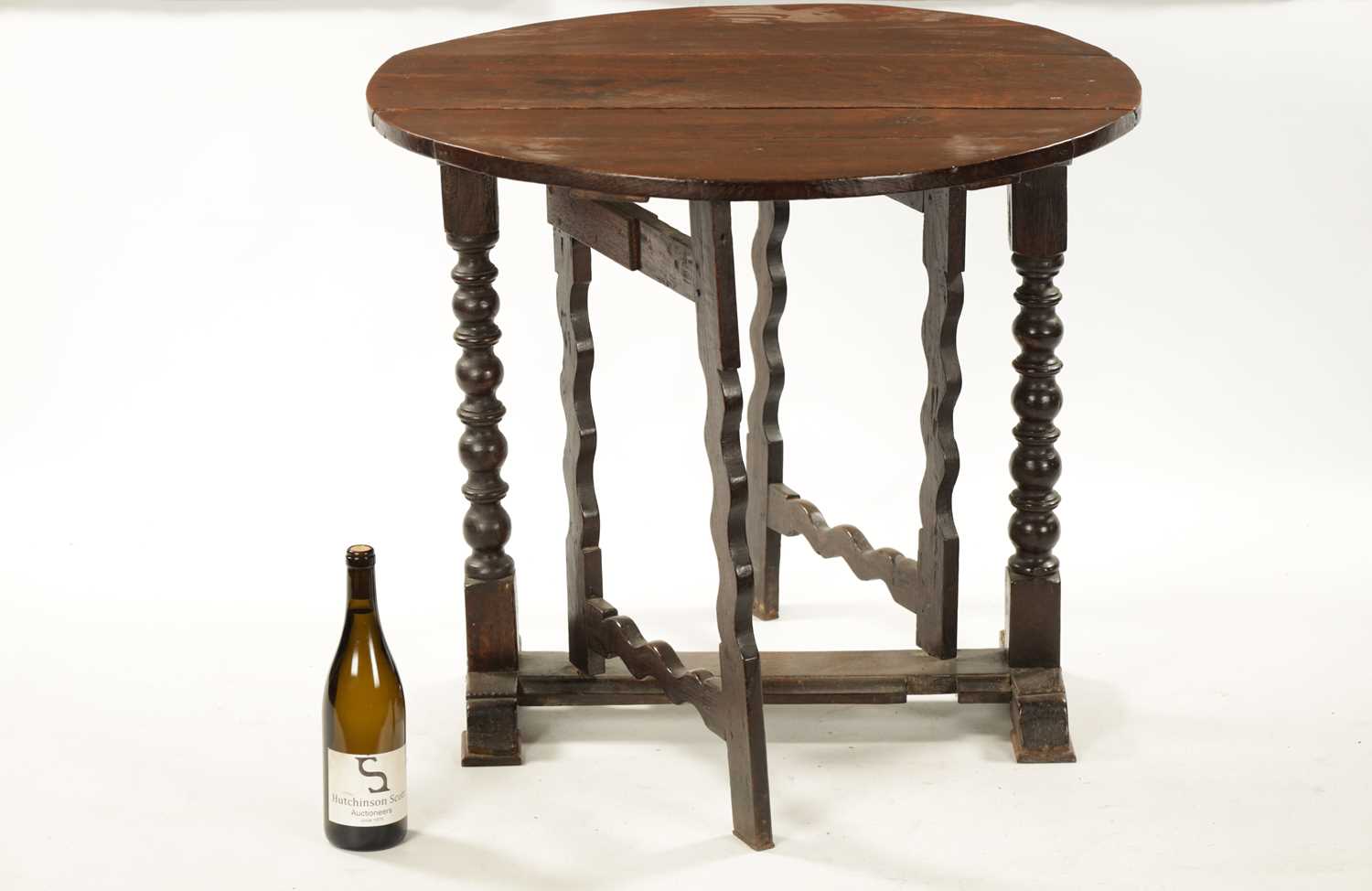 A 17TH CENTURY SMALL OAK GATE LEG TABLE WITH SILHOUETTE LEG - Image 4 of 24